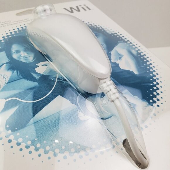 Wii Nunchuk Nintendo Authentic White Remote Accessory RVL-A-FW-USZ Sealed - Picture 4 of 7